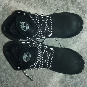 Black timberland boots